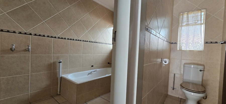 3 Bedroom Property for Sale in Flamwood North West